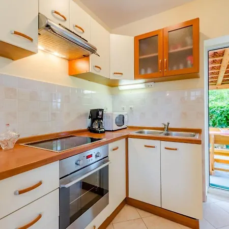 House Dinko Holiday home Vinisce