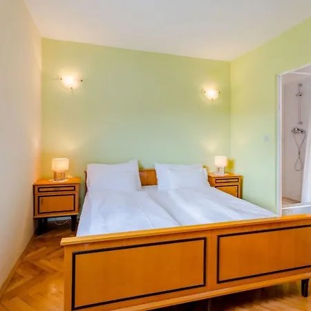 House Dinko Holiday home *