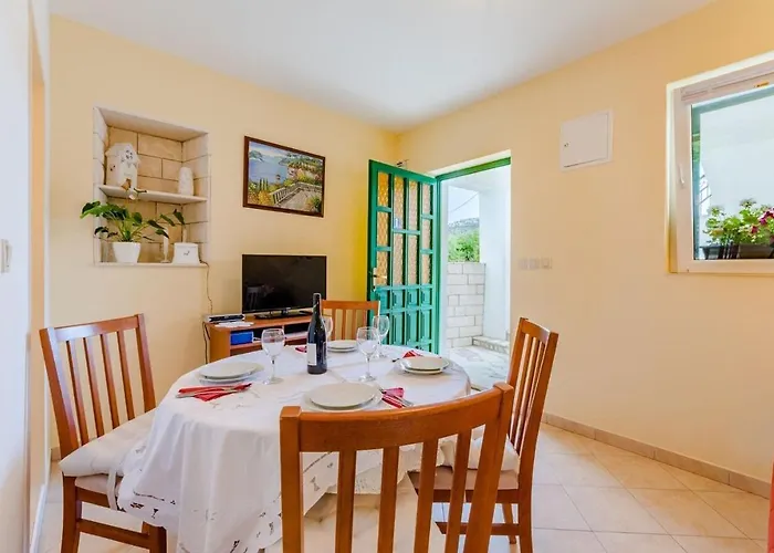 Сasa de vacaciones House Dinko