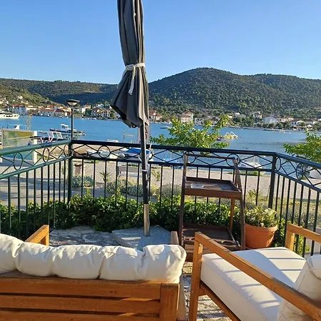 House Dinko Holiday home Vinisce